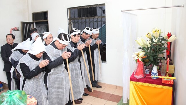 Nếu bạn mơ thấy đám tang của người thân trong gia đình thì hãy đánh ngày 96, 27