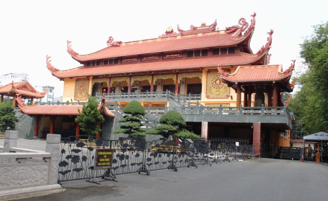 Con số may mắn nào ẩn sau giấc mơ thấy chùa