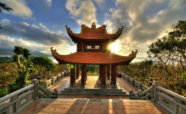 Nằm mơ thấy chùa mang điềm báo và ý nghĩa gì?