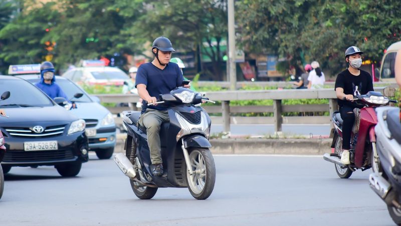 Luận giải mơ thấy đi xe máy thì đánh đề con gì, điềm gì?